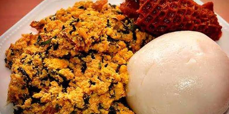 Image of egwusi soup and fufu, indicating food and recipe, a profitable niche to start a blog in Nigeria 